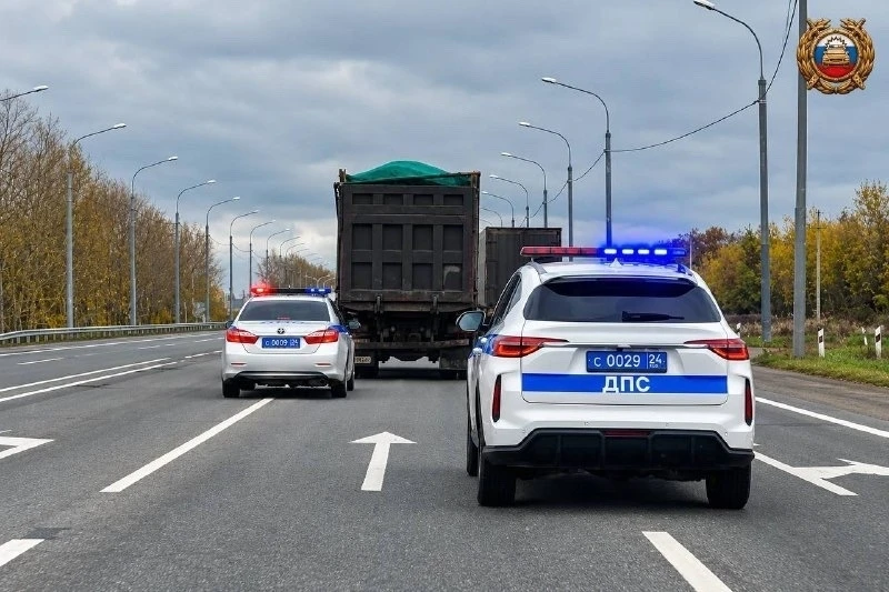 Госавтоинспекция напомнила красноярцам об обязанности пропускать спецтранспорт