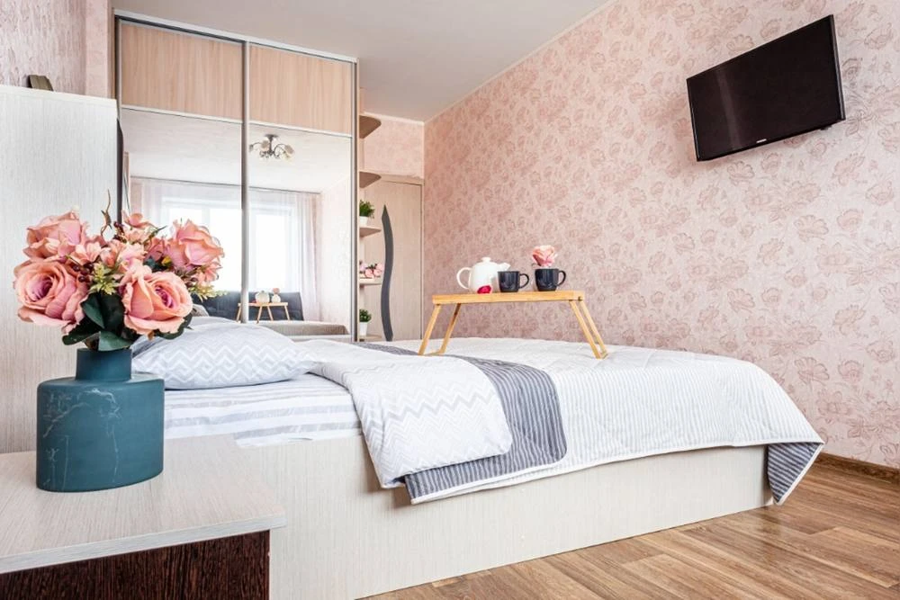 https://domiksmart.ru/ekaterinburg/1-komnatnaya-kvartira-posutochno-v-ekaterinburge-1360