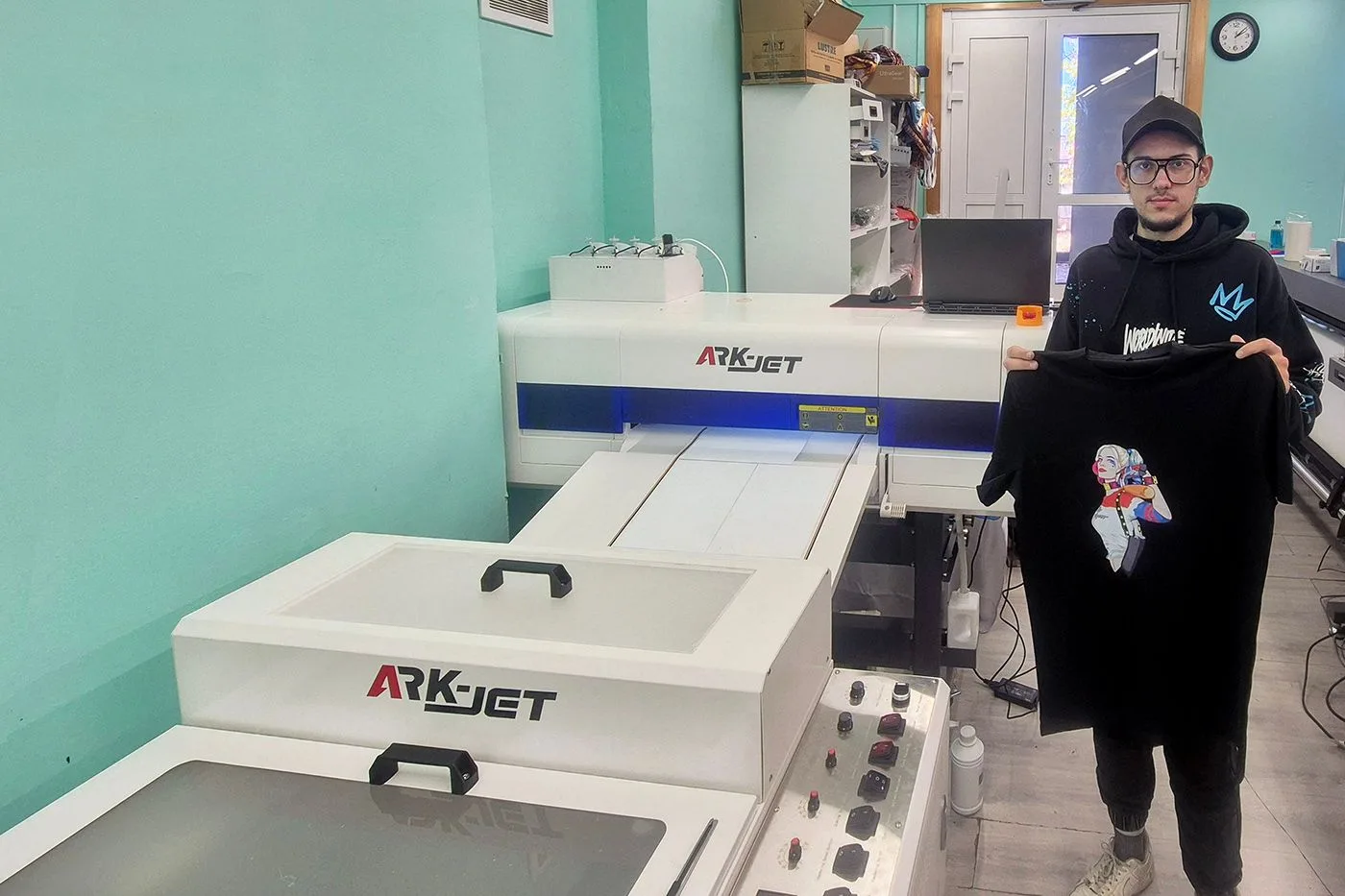 Комплекс DTF-печати ARK-JET запущен в крупной столичной РПК Flag print. Эта компания за...