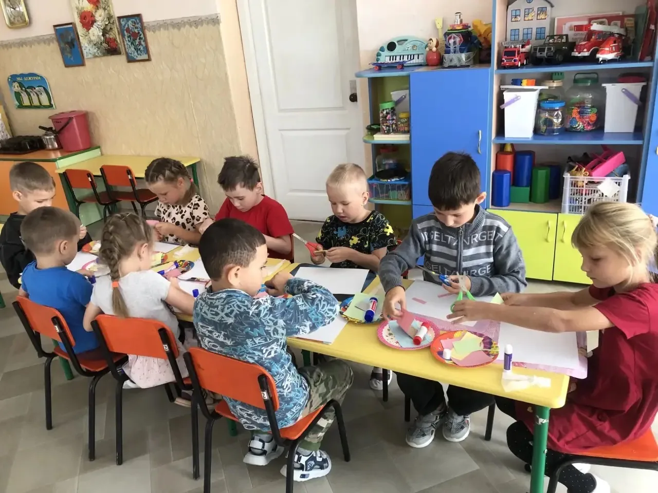 Я тяжелый , я большой, знаешь, мощный я какой! Грузы я возить привык. Кто, скажи, я?( Г...