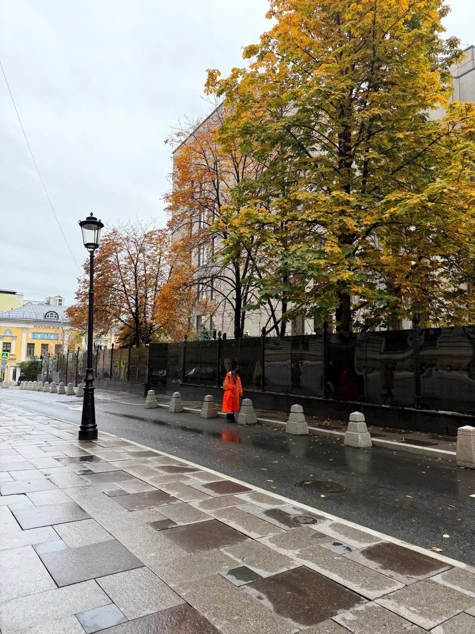 Дождь обещают в течение всего дня в Москве.