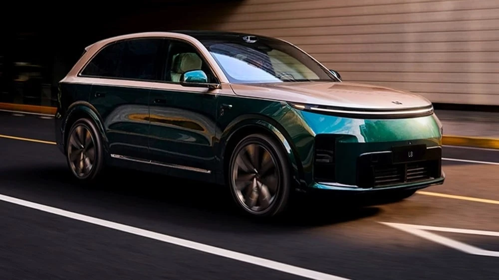 Кроссоверы Li Auto L8 и L9 нового поколения уже можно заказать в Беларуси. Старт "живых...