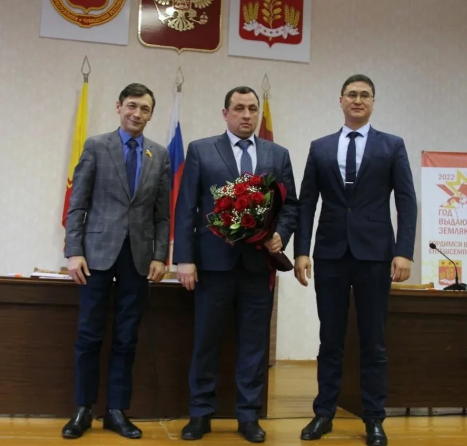 К действующему главе администрации Моргаушского округа Иванову А.В.говорят невозможно п...