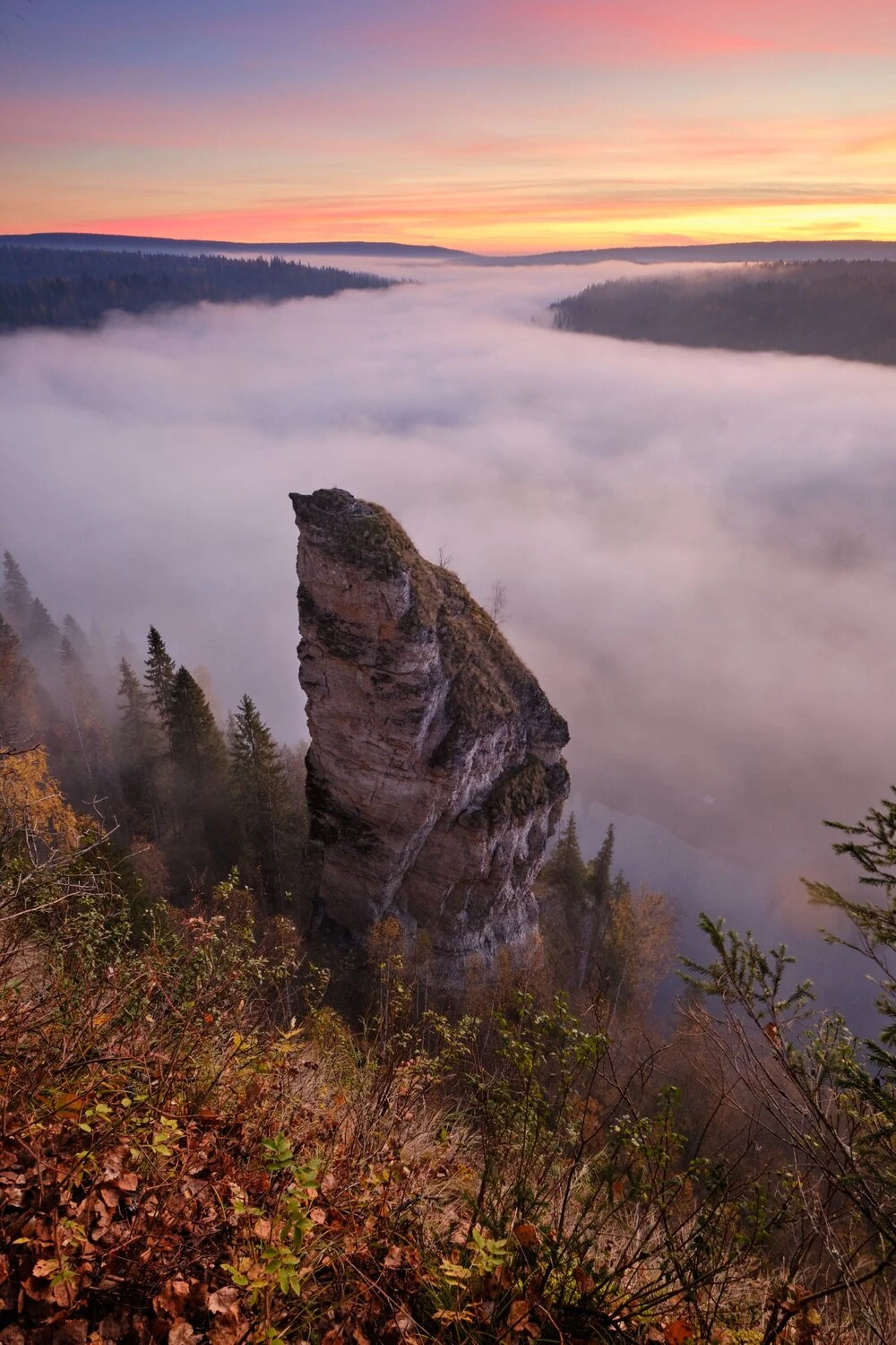 Рассвет на Усьвинских столбах. Пермский край.