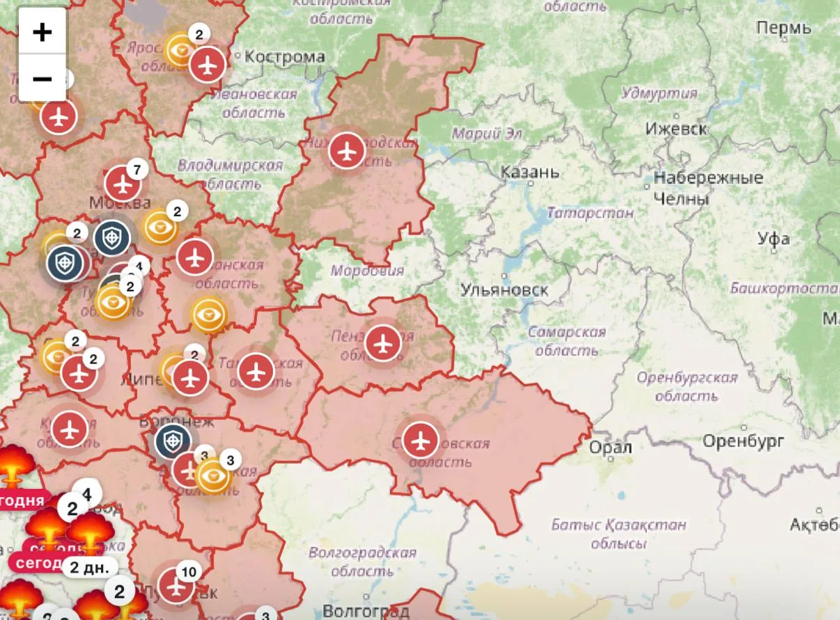 ⚡️Текущая обстановка по ВСУшными БПЛА — опасность объявлена в 30 российских регионах.