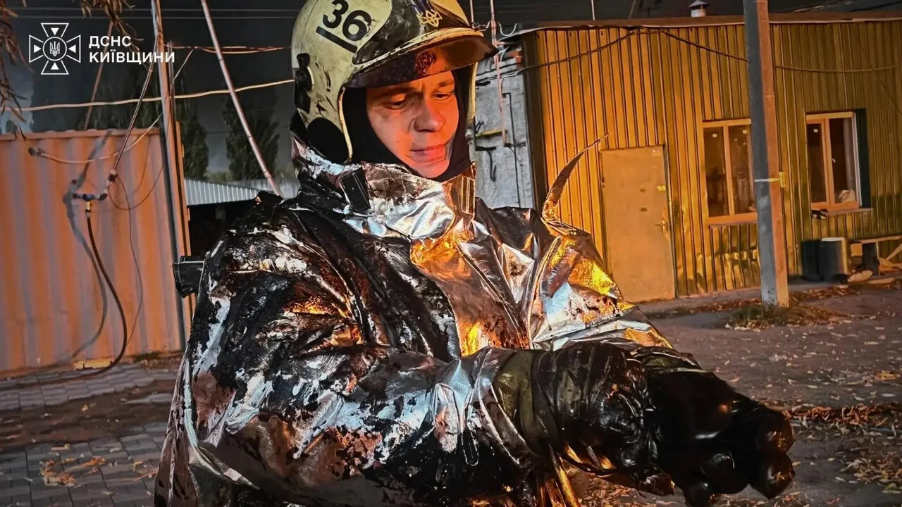 ‼🇺🇦🔥 Под Киевом после удара пылает предприятие врага
