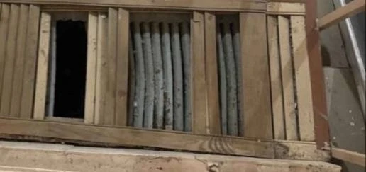 🛠 Жалуются на решётку в 4-м подъезде