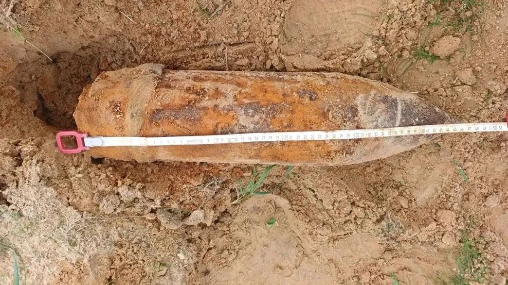 Житель Владимирской области обнаружил артиллерийский снаряд во время работ рядом с дере...