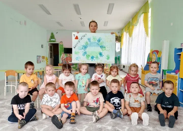 "Цвети наша Республика,