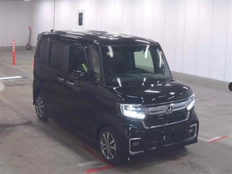 HONDA N-BOX CUSTOM