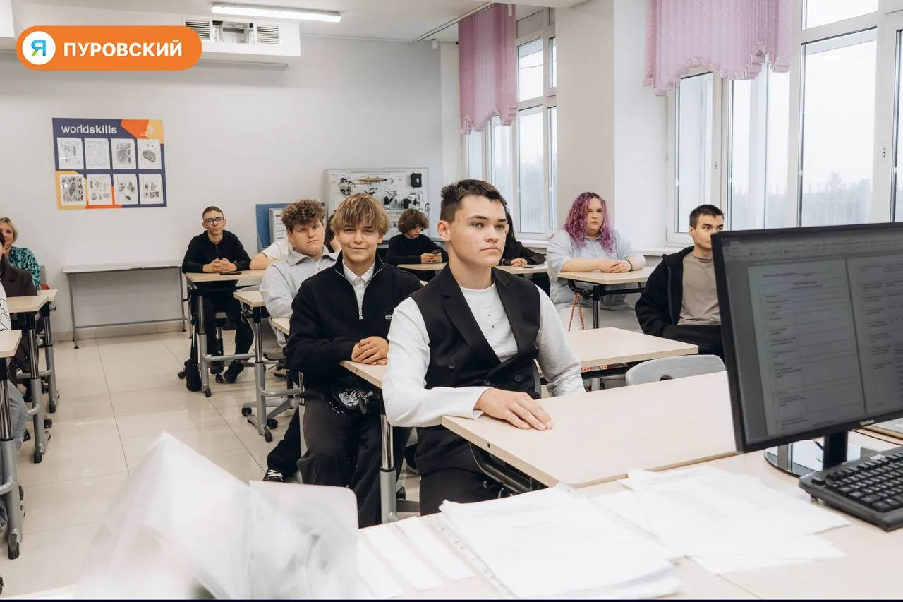 ☝По 10 тысяч рублей в месяц: 201 студент получил стипендию губернатора Ямала