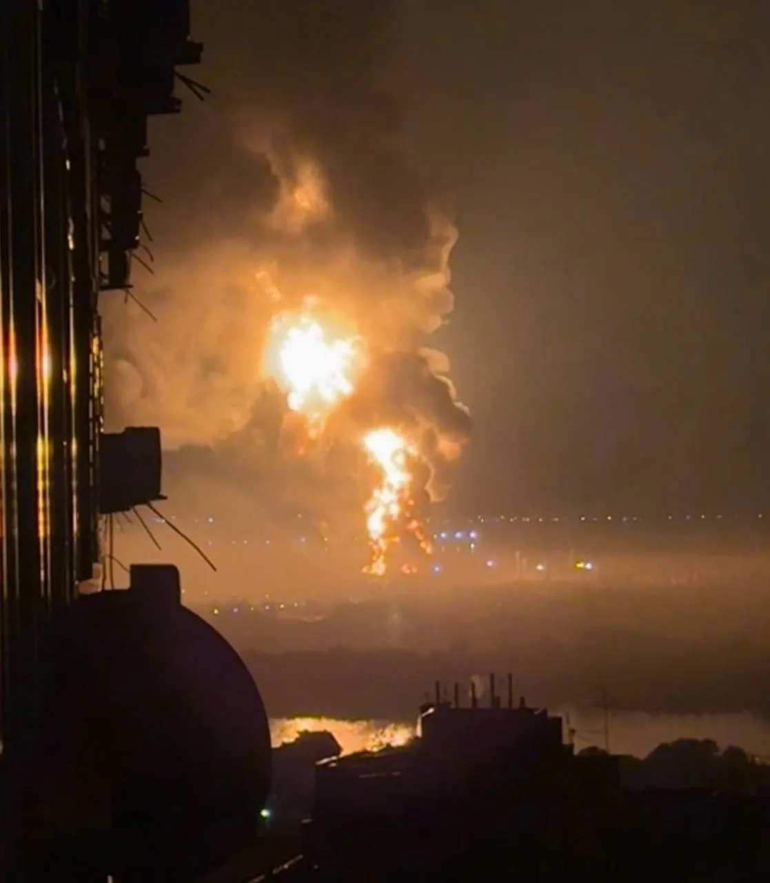 Ростов под массированной атакой беспилотников