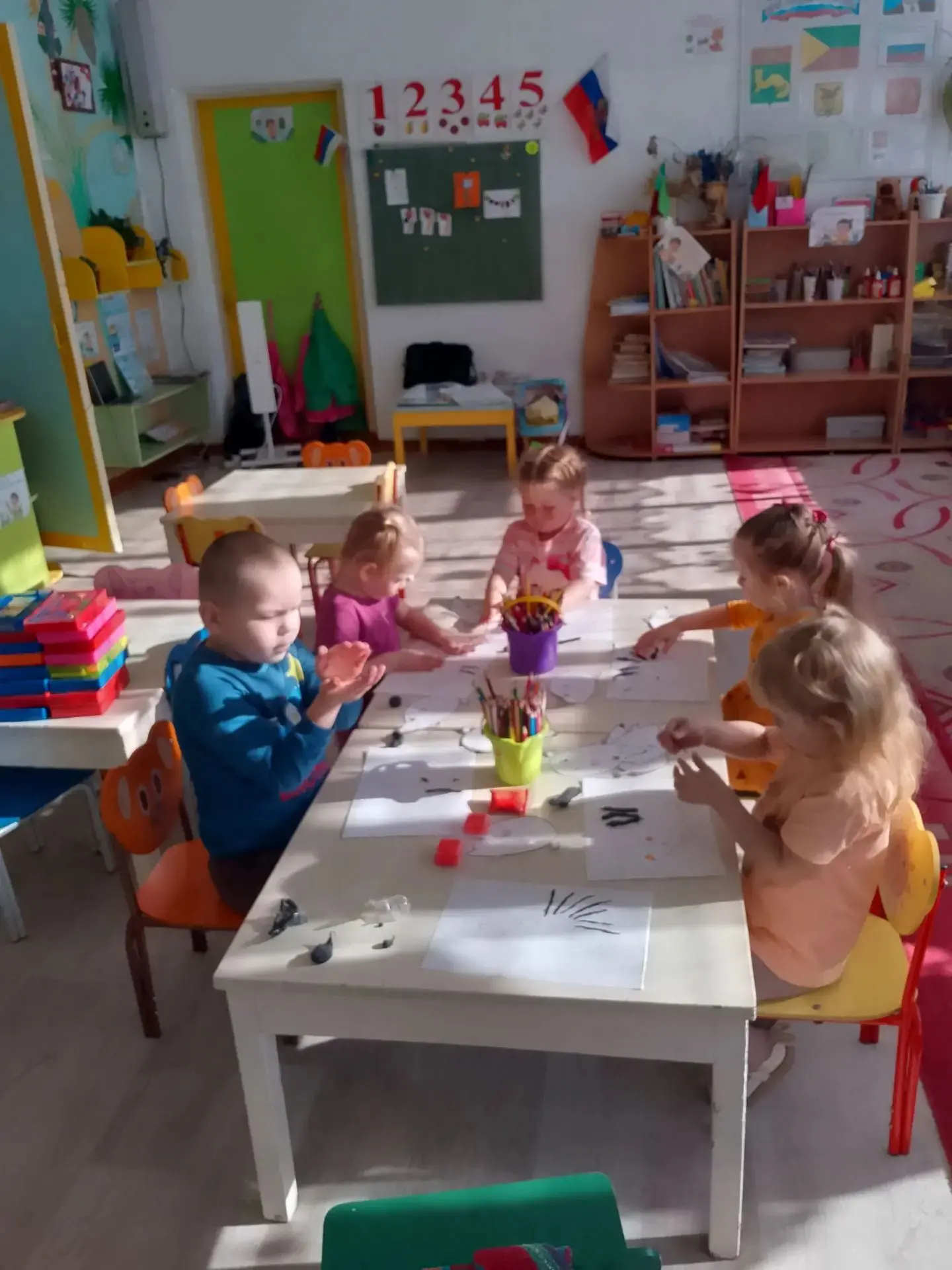 Тема недели: «Что нам осень подарила». Группа «Ромашка»
