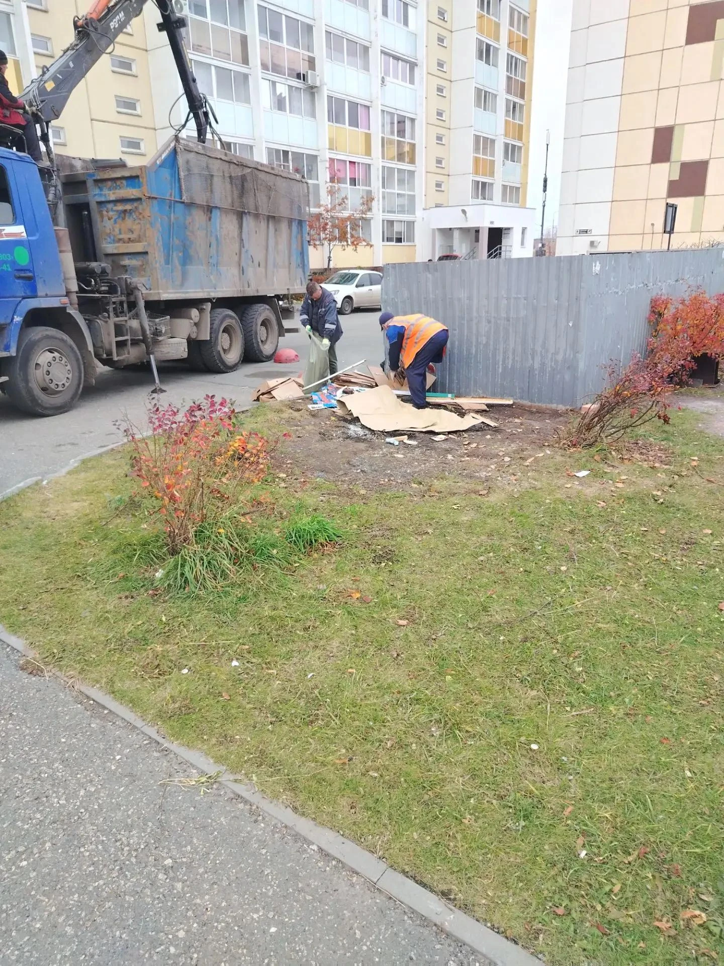 По заявке УК "Горизонты" сотрудниками ООО "ЦКС" произведен вывоз КГМ (крупногабаритного...
