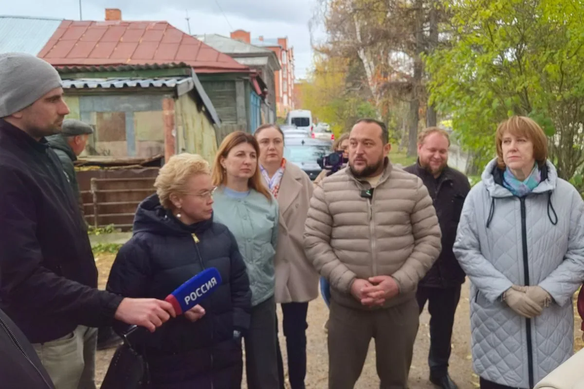 Объезд объектов деревянного зодчества провели депутаты Думы Томска