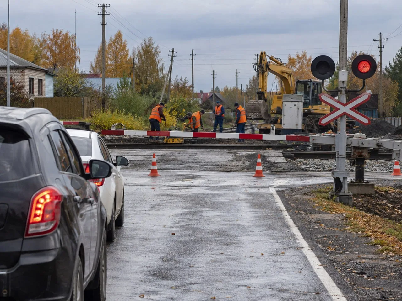 🚧 В Понырях временно перекрыли переезд