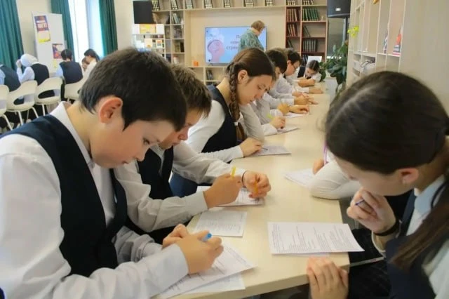 🚫 В Центральной библиотеке школьникам рассказали о мифах, связанных с наркотиками