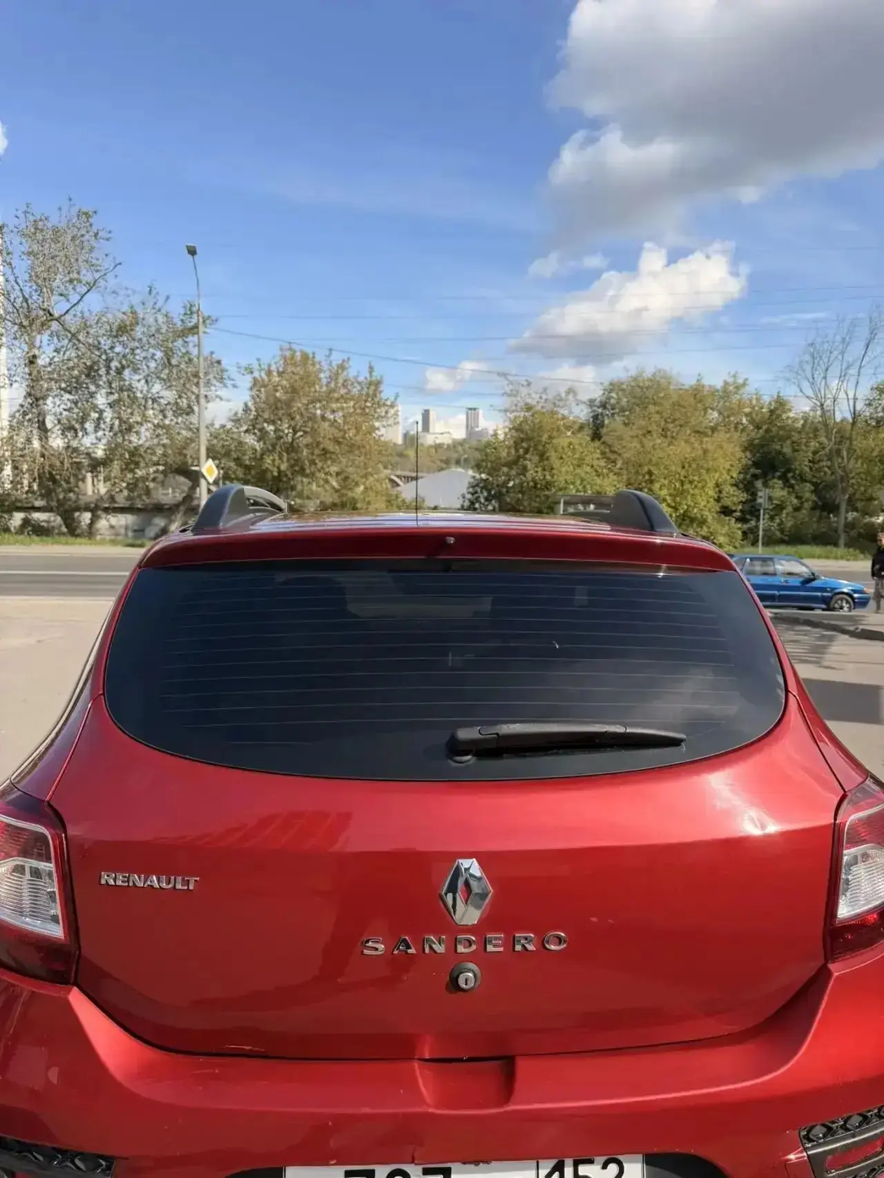 SANDERO 2018 год .Автомат. 2 собственника . ПТС оригинал. По технике все норм. На ходу....
