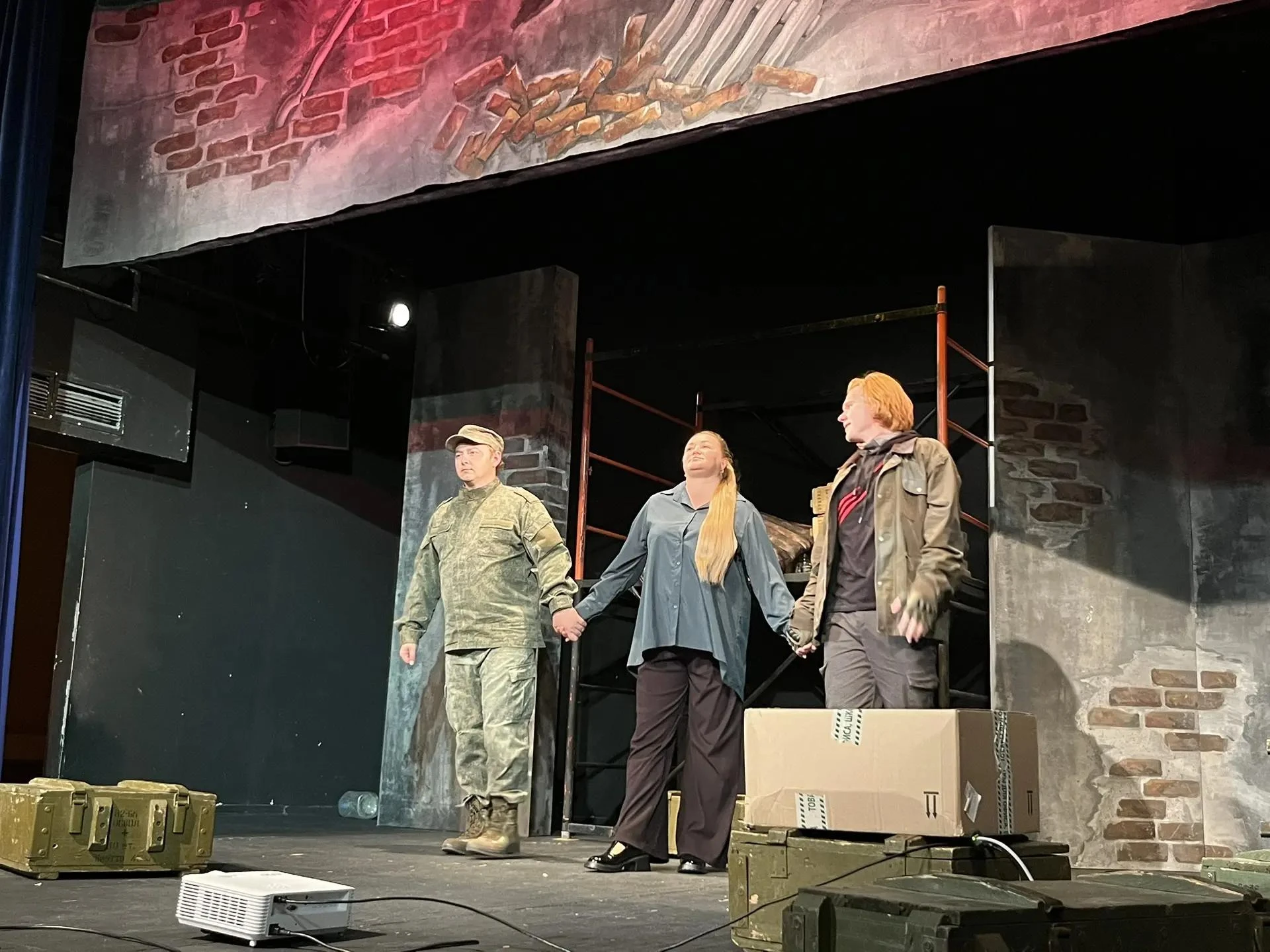 🎉 Сотрудники Астраханского СУВУ в Театре юного зрителя: размышления о добровольчестве ...