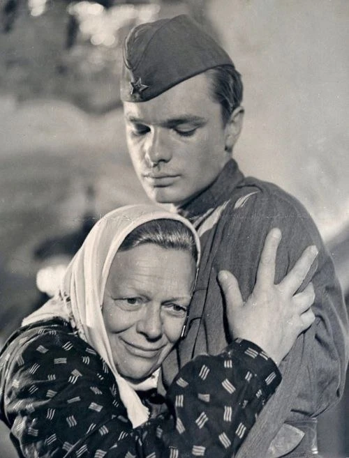 Татьяна Пельтцер и Олег Видов в фильме "Конец света", 1962 год.
