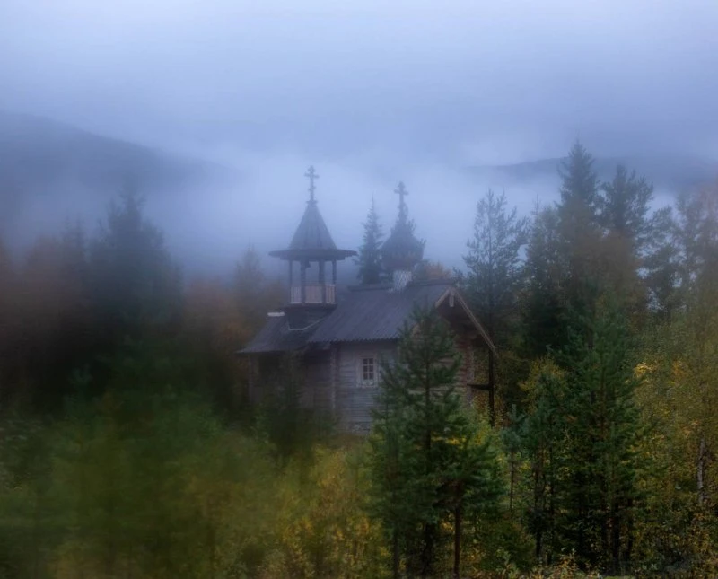 Хибины в золотой дымке