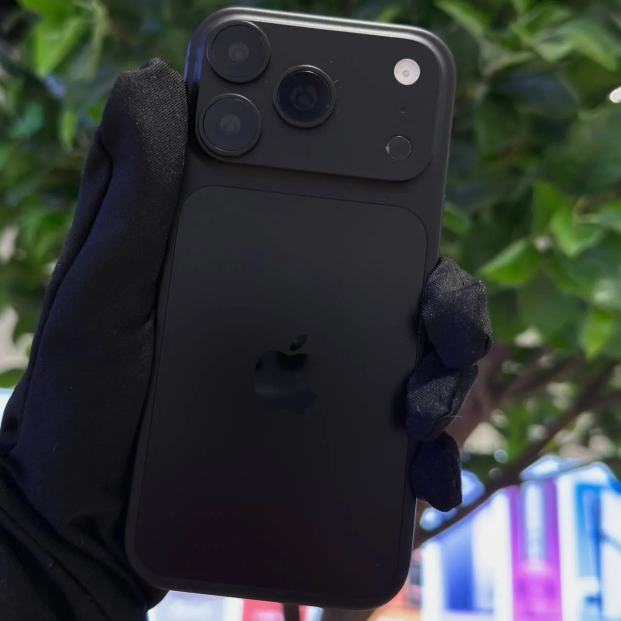 Ой, ну совсем немного осталось до выхода iPhone 18 🍎