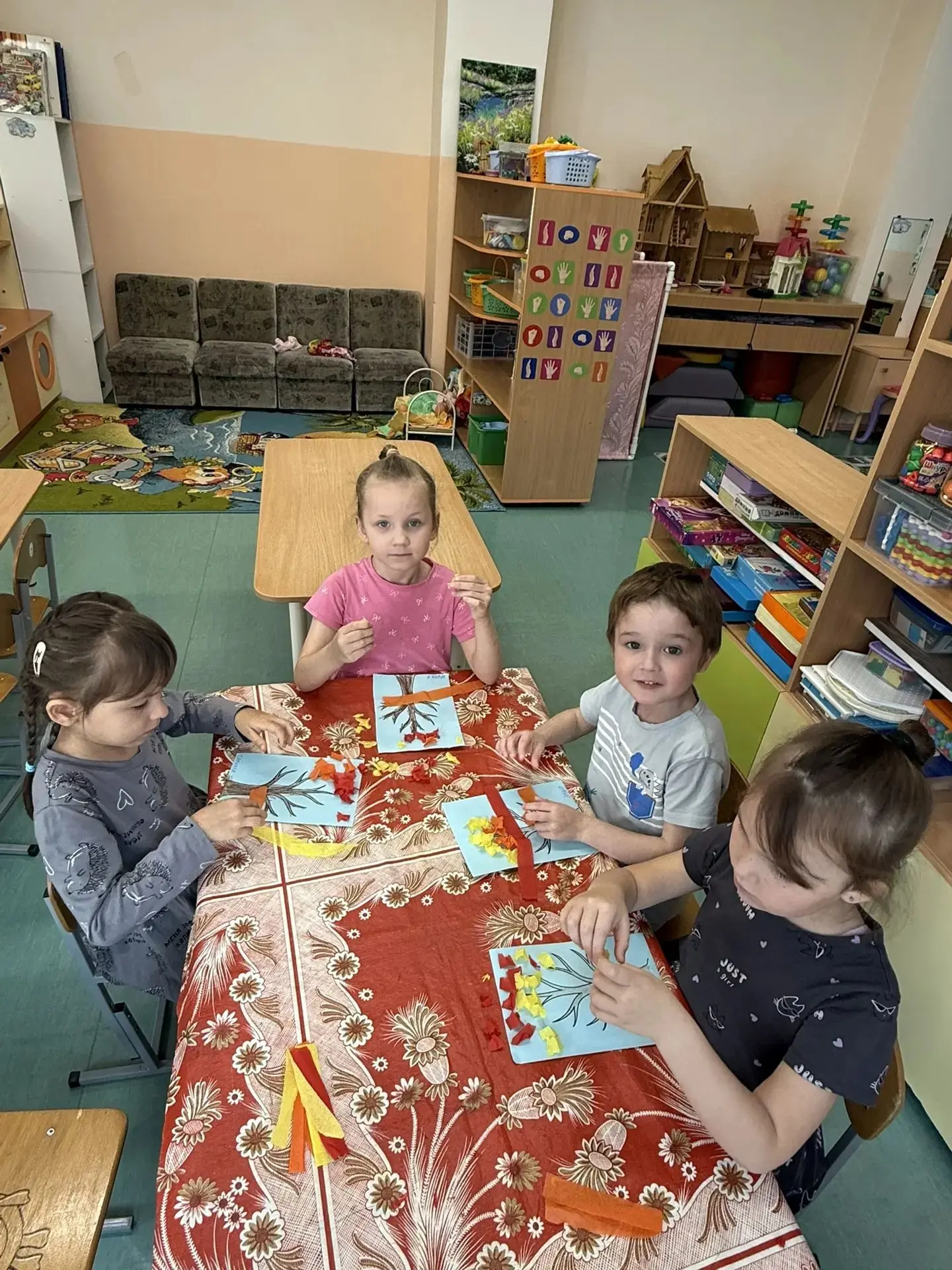 Наш день в детском саду очень насыщенный..смотрим)))))😘😚🥰