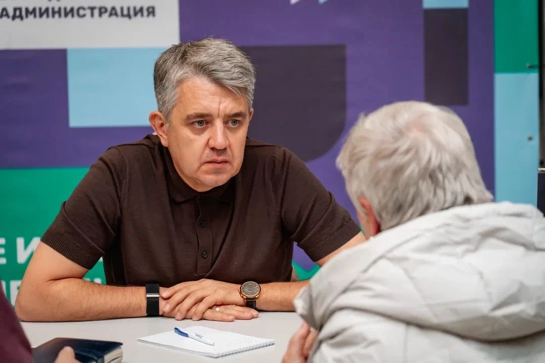 Выездную администрацию сегодня провели ‎в гимназии имени К. Д. Ушинского.