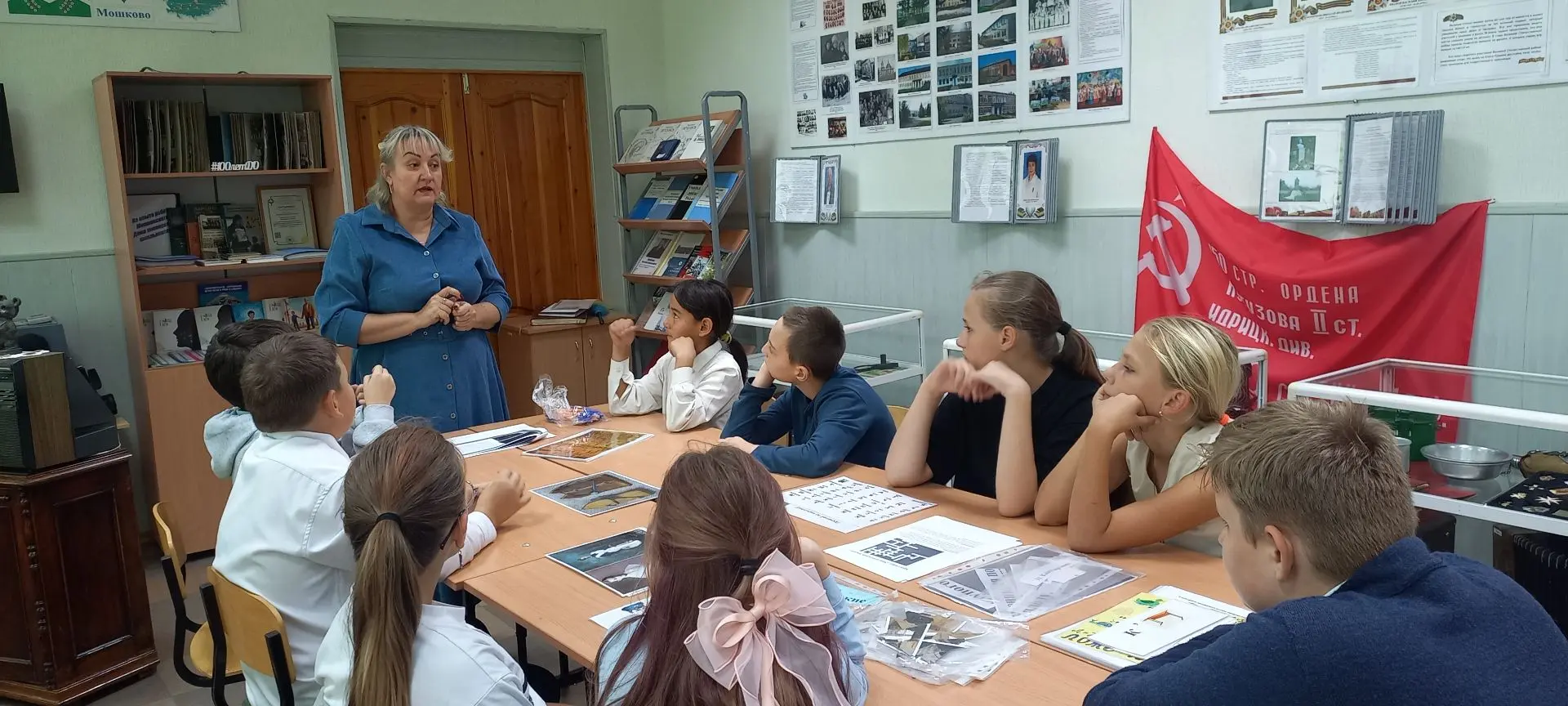 📌Школа – это место, объединяющее многих людей. Каждое утро, словно крошечные шумные ру...