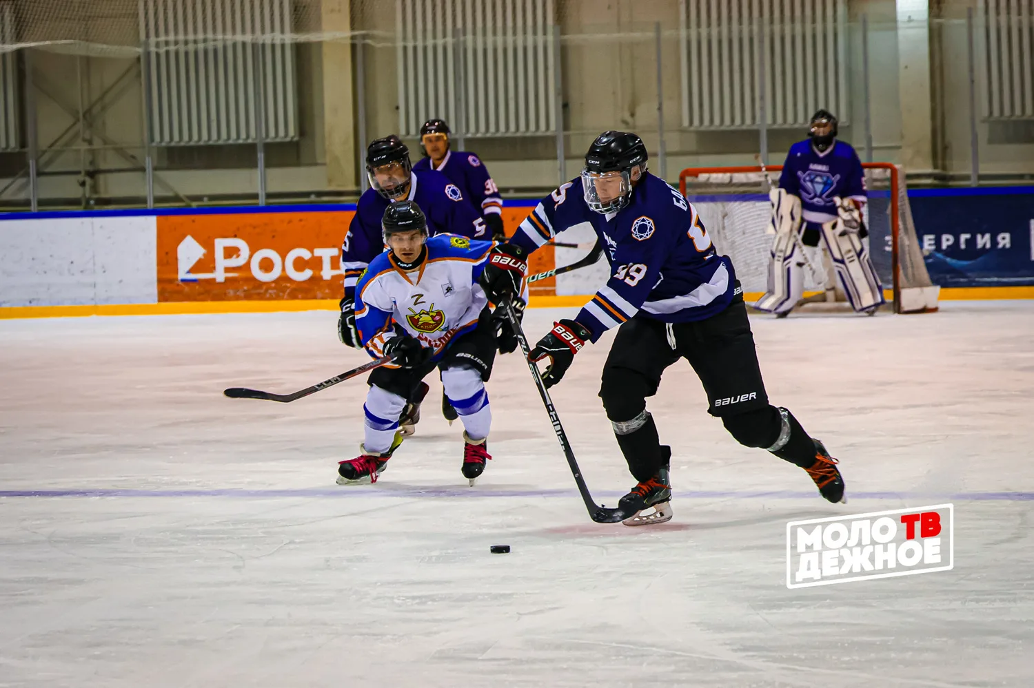 🏒В Клину открыли сезон любительской хоккейной лиги матчем между пожарными-спасателями ...