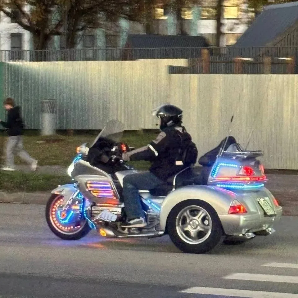 Автор встретил тяжёлый люкс в Коммунарке.