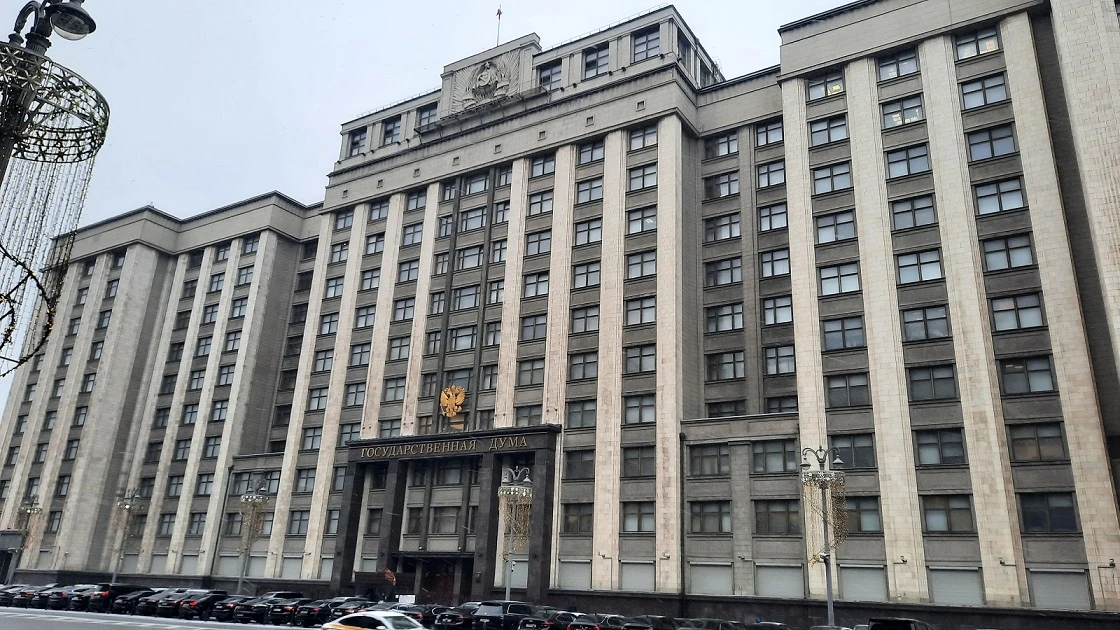 В Госдуме предложили досрочно повысить МРОТ до 35 тысяч рублей