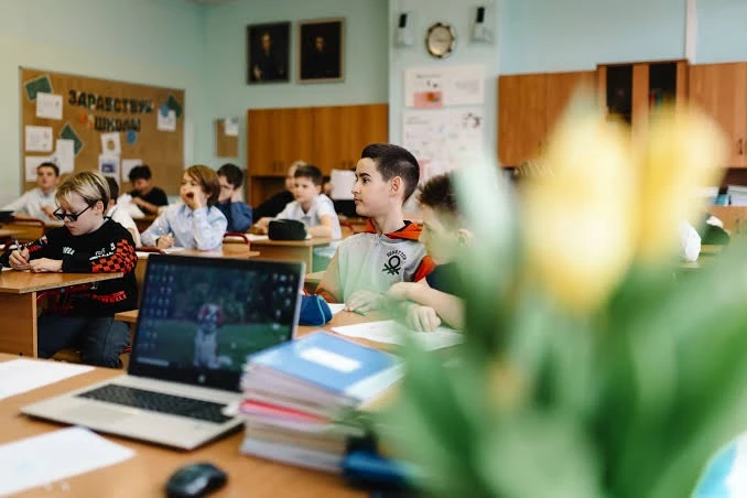📚 С 1 сентября 2027 года в старших классах изменится программа по девяти предметам.