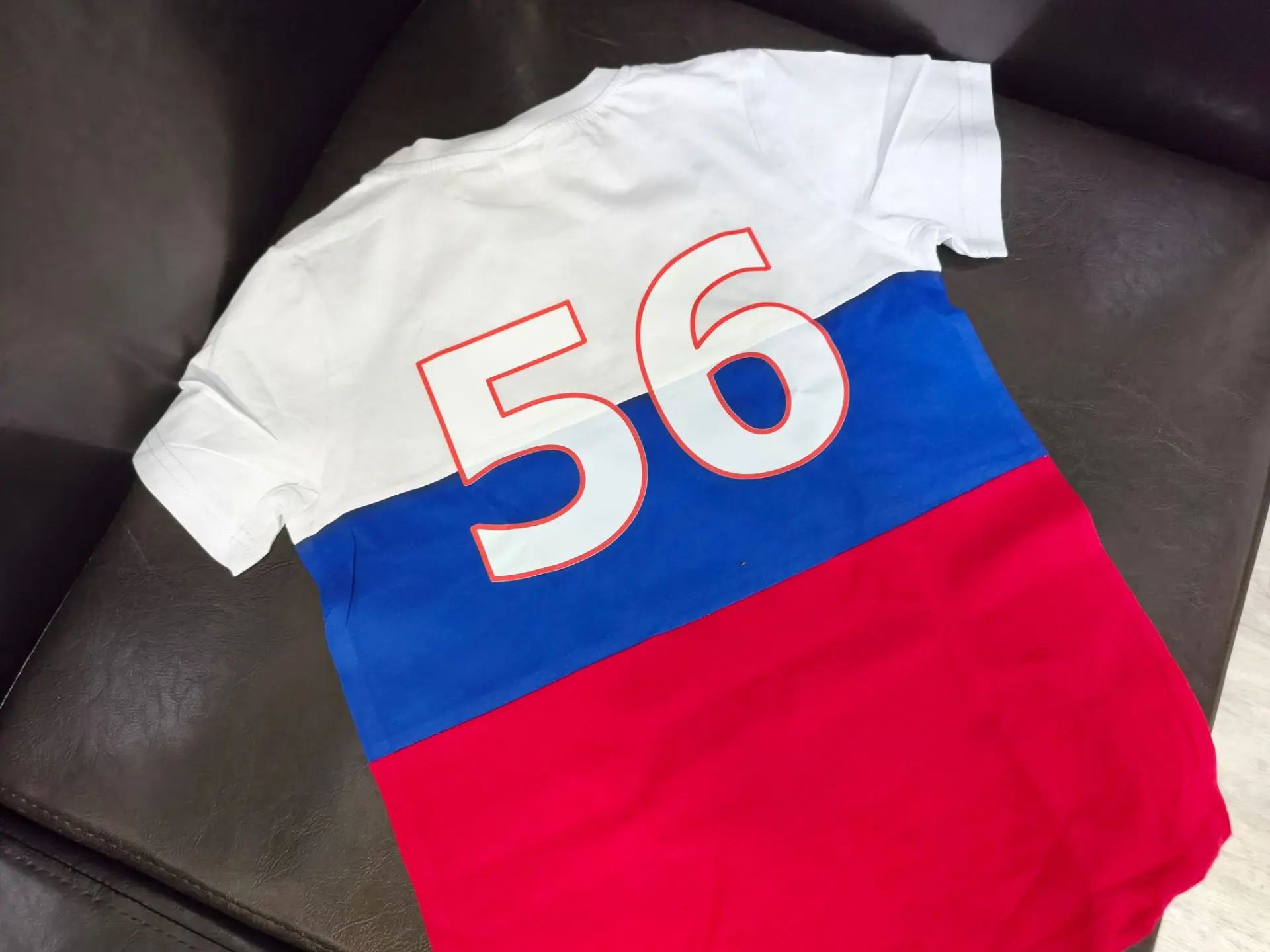 ДТФ печать на футболках заказчика