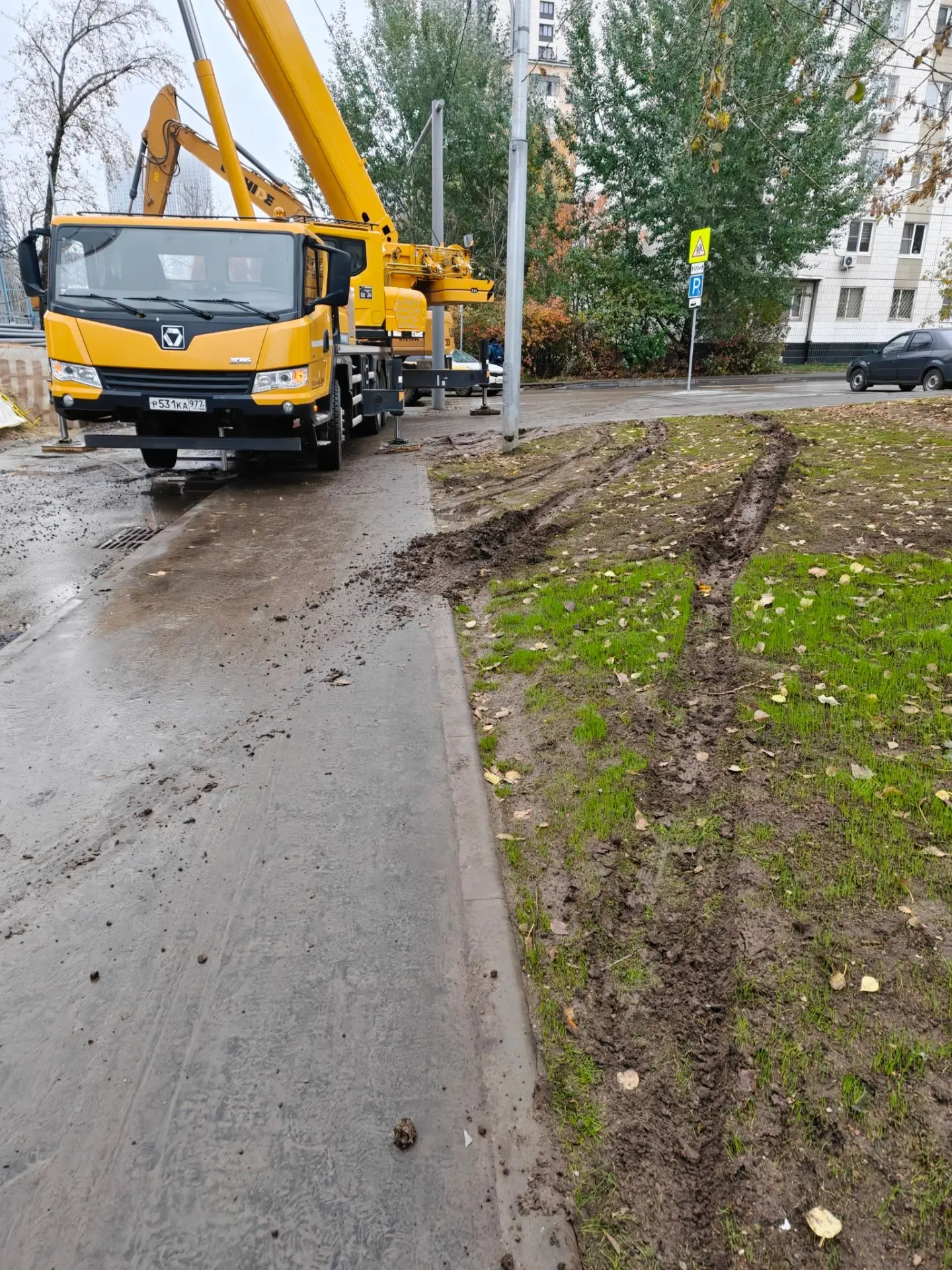 Новый газон на Анненской и организация движения во время ремонтных работ.