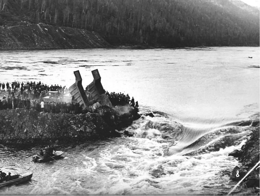 🚩 11 октября 1975 года: День, когда Енисей покорился