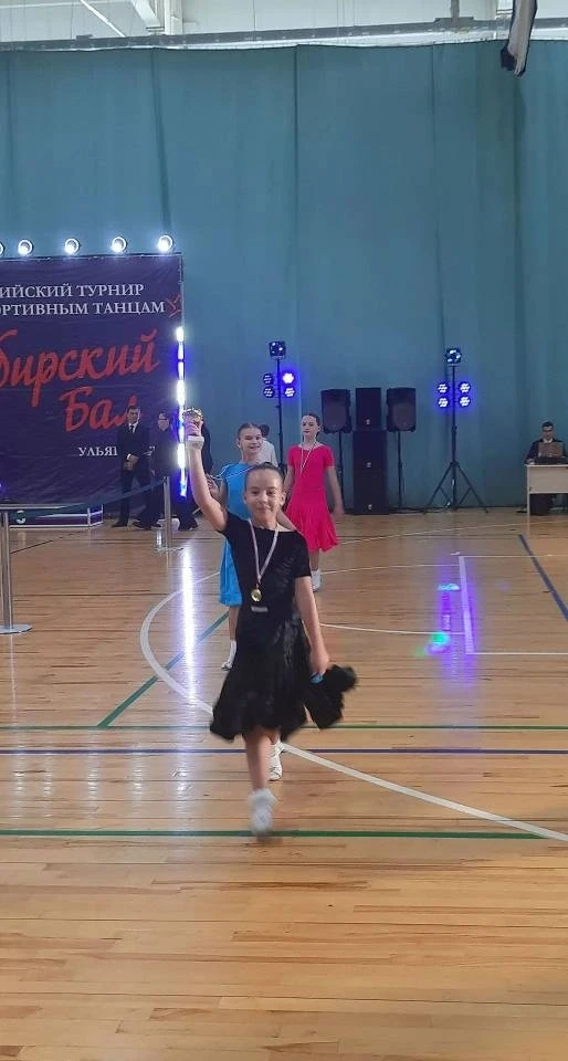 Балаковские танцовщицы покорили пьедестал на «Симбирском бале – 2026» 💃✨