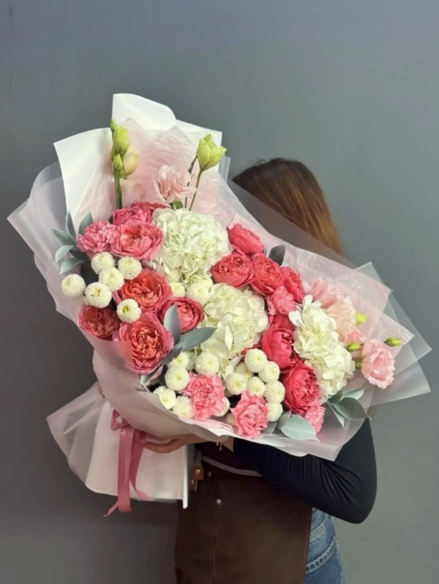 🌸Авторский букет в нежной гамме с кустовыми пионовидными розами сорта "Джульетта Цериз"