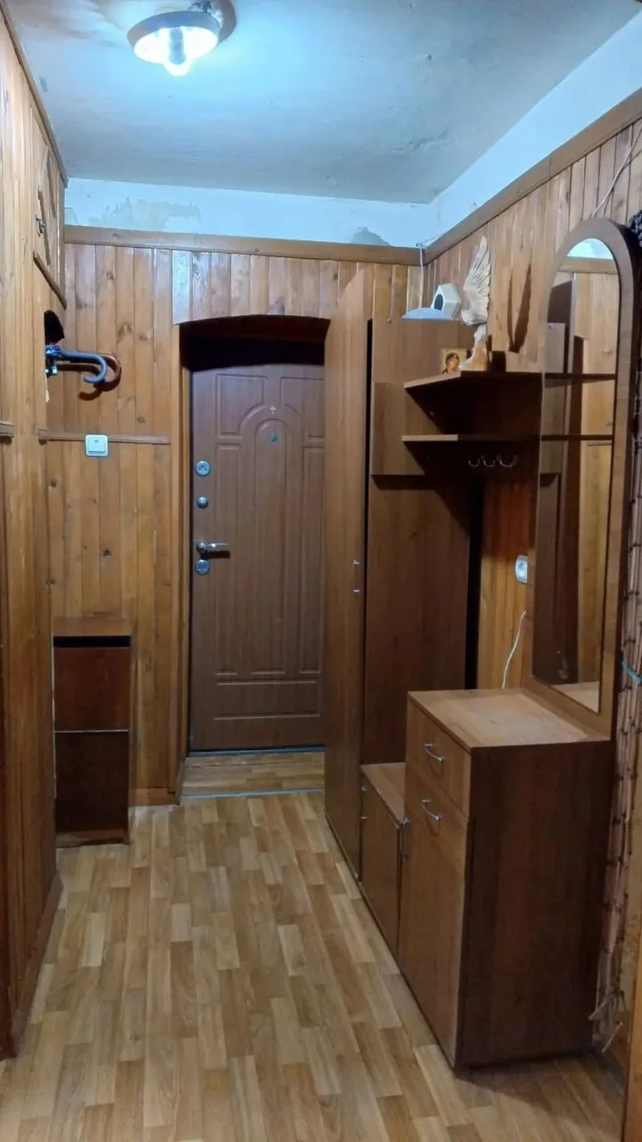 Продам 3-комнатную квартиру, 57 м², 3/5 эт., ул. Горловской Дивизии, 115