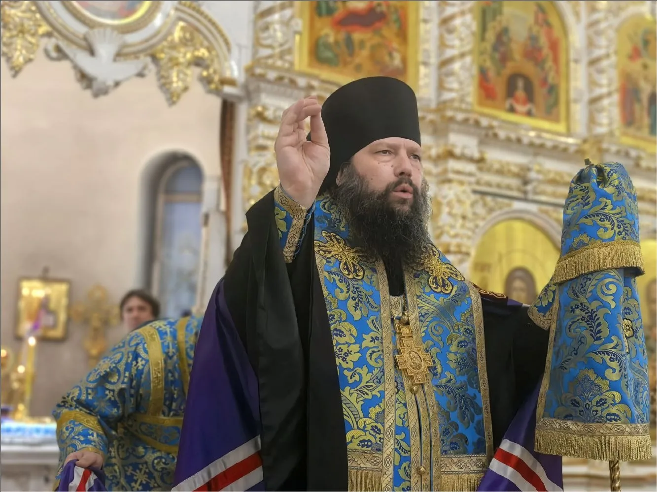 🌿Управляющий Набережночелнинской епархией совершил службы Покрова Пресвятой Богородицы