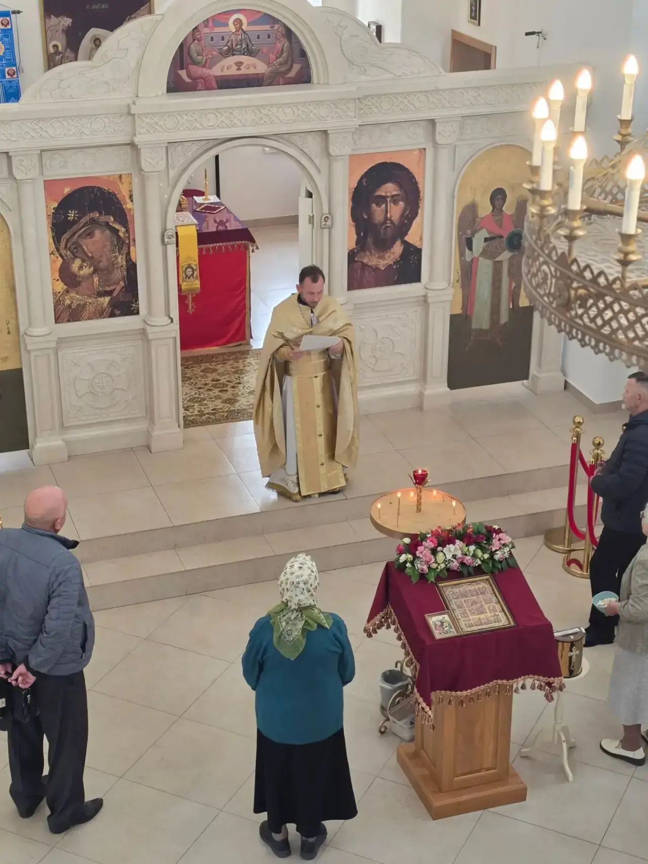 Сегодня, в праздник Преставления Апостола и Евангелиста Иоанна Богослова и Святителя Ти...