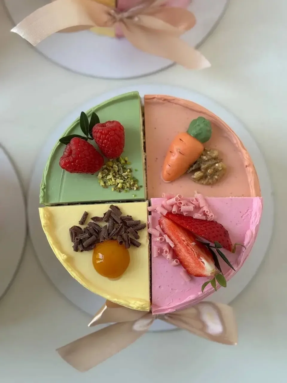 В Телеграмм  к выходным разыгрываем торты из четырёх вкусов – малина/ фисташка, красный...