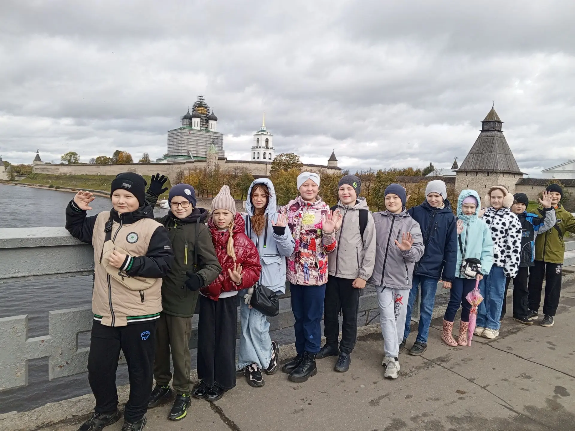 Новый сезон в Псковском театре кукол открылся премьерой спектакля "Волшебное кольцо". В...