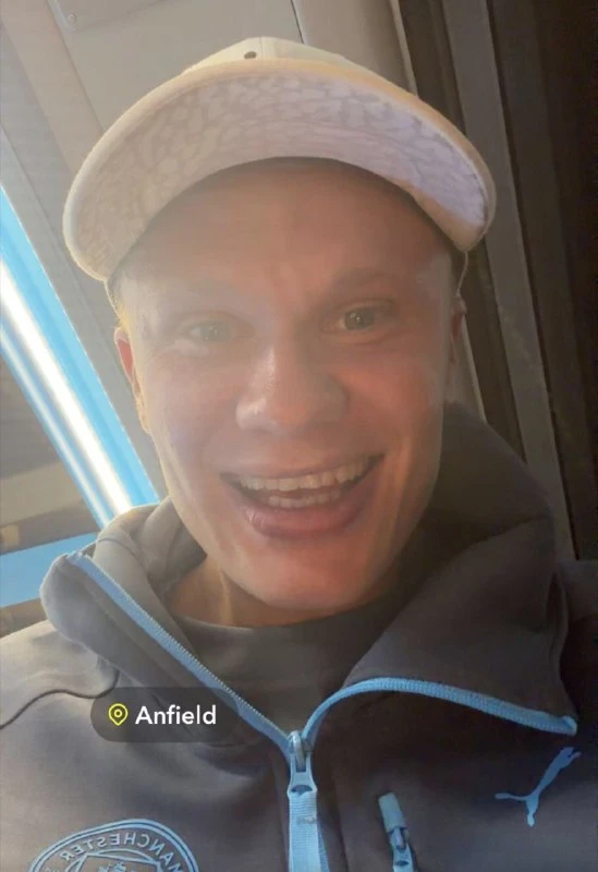 Эрлинг Холанд в Snapchat. 🫵😂