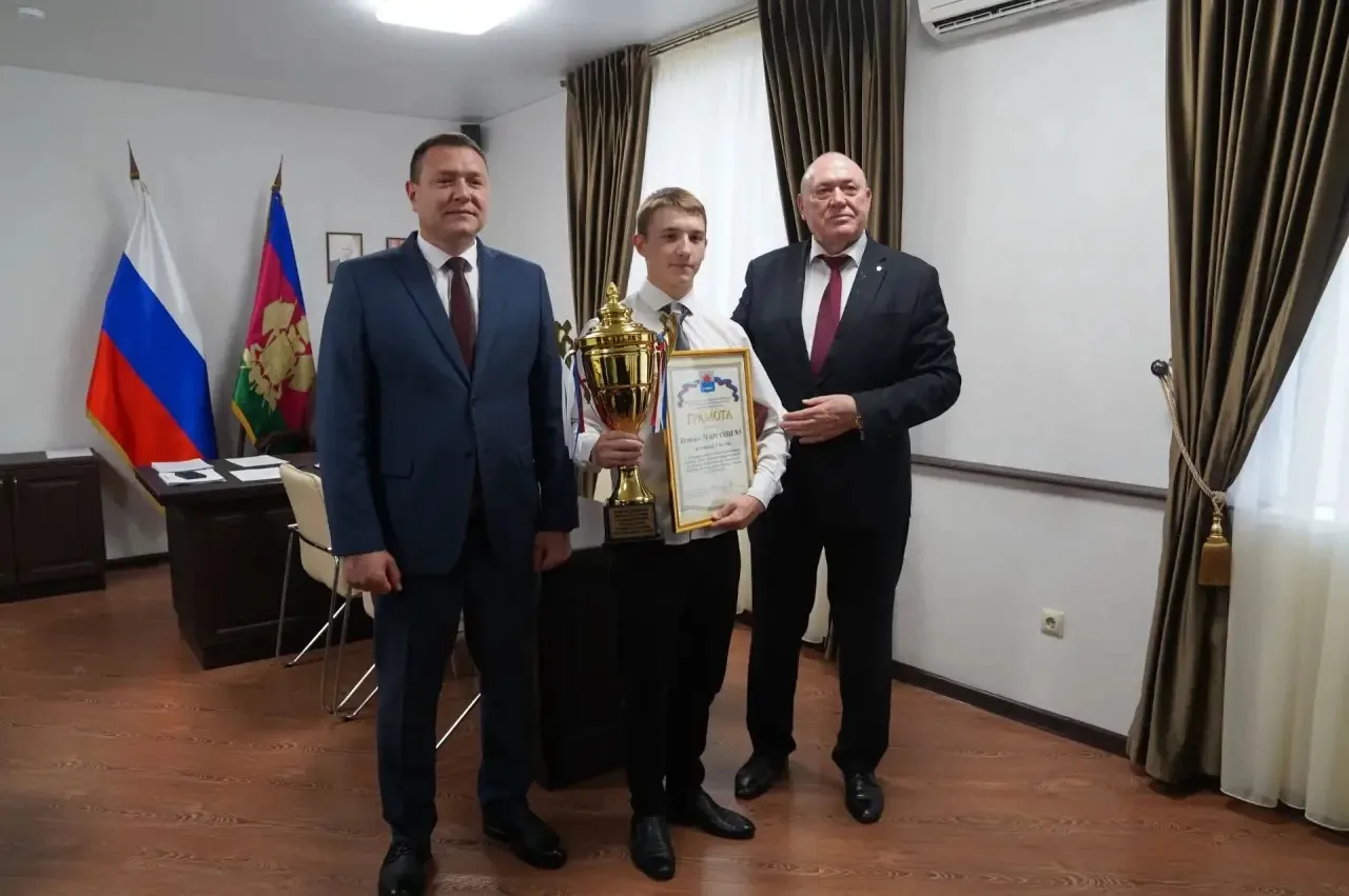 🏆 Сегодня в кабинете главы округа состоялось награждение по итогам военно-спортивного ...