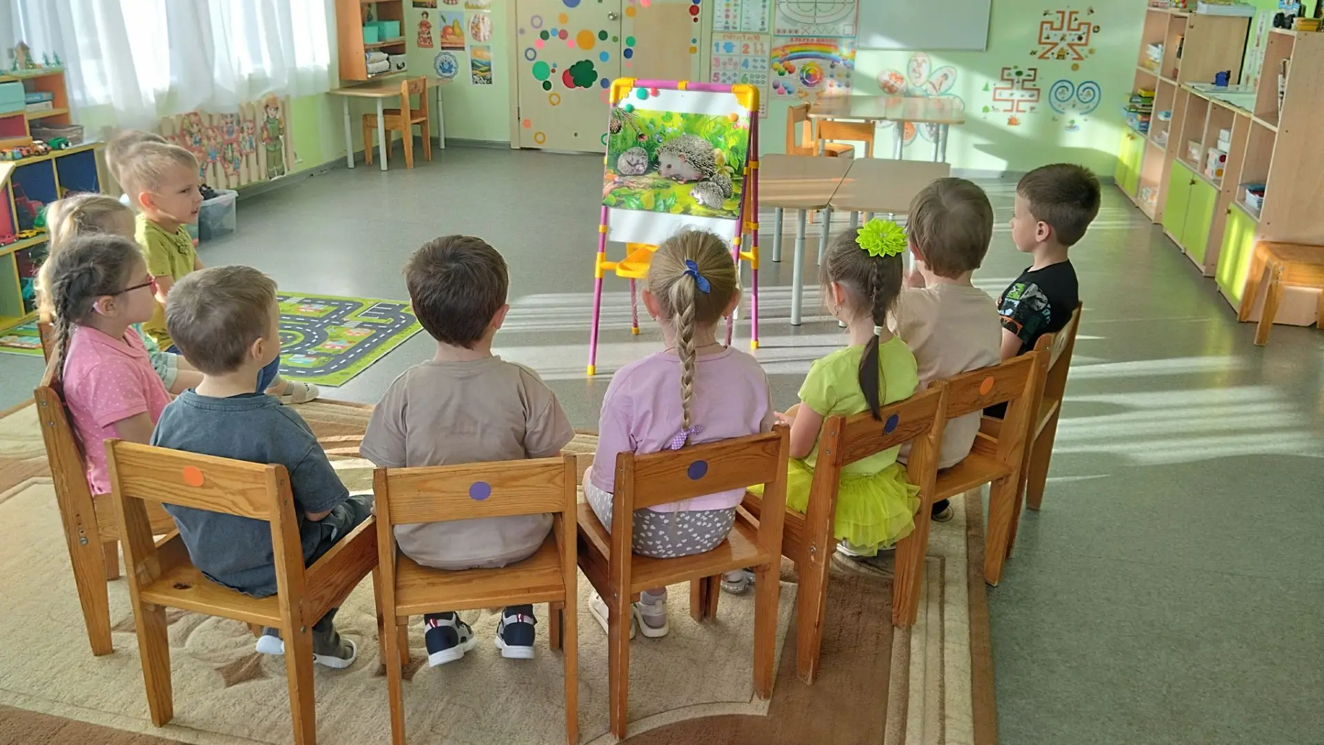 Сегодня на занятии по развитию речи ребята группы "Фиксики" составляли рассказ по карти...
