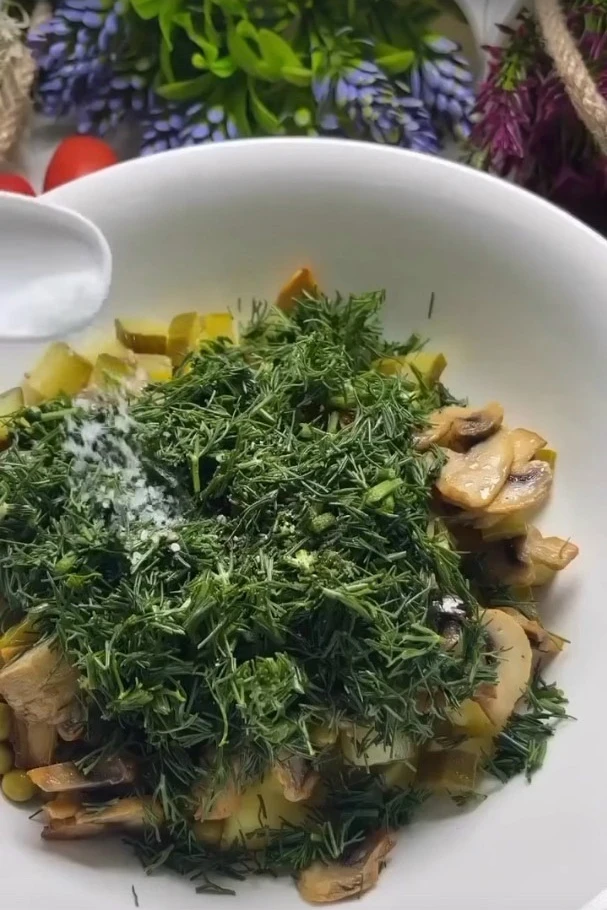 ПРОСТОЙ, НО ОЧЕНЬ ВКУСНЫЙ САЛАТ
