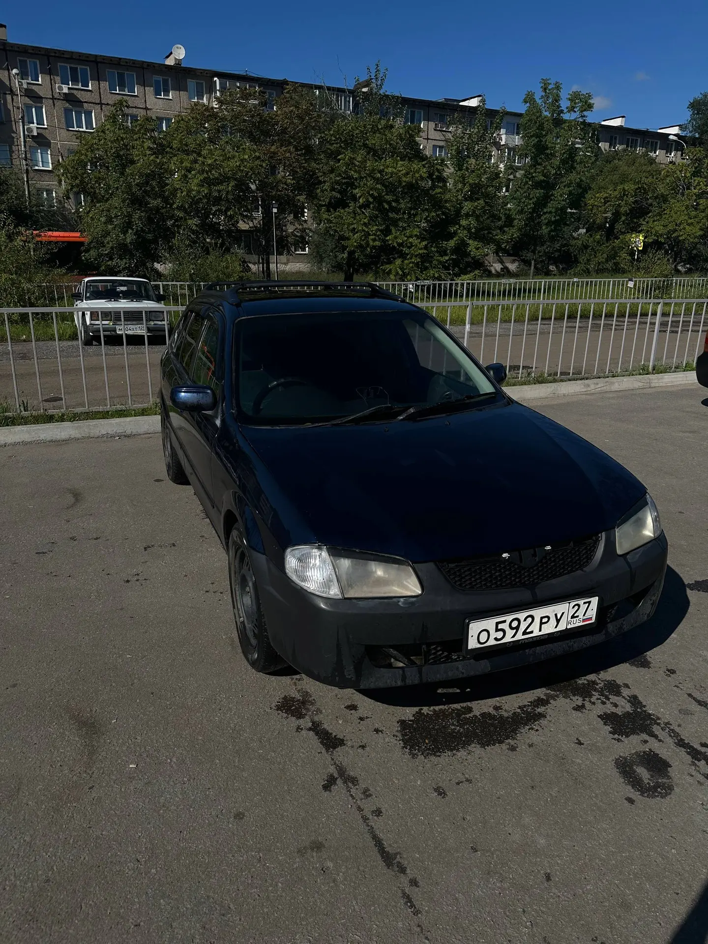 Бодрая Мазда на палке