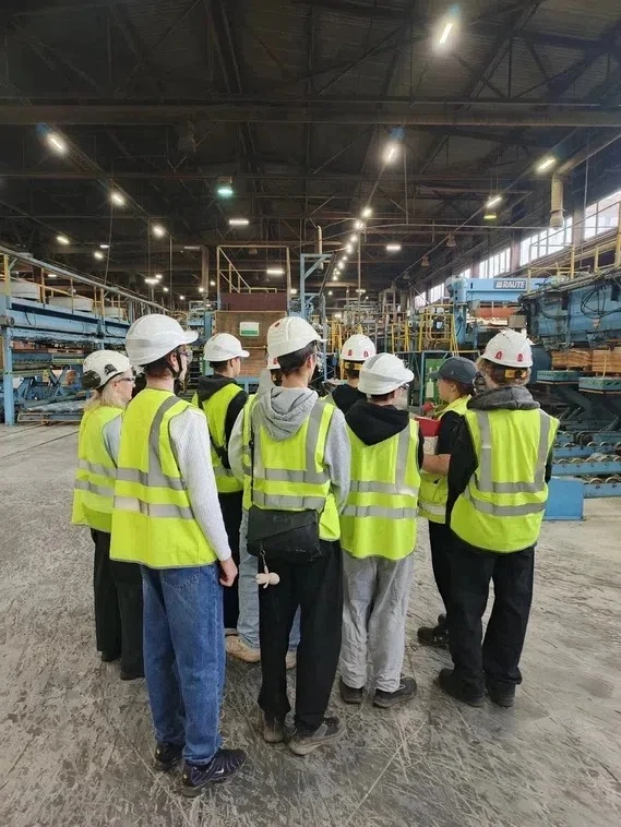 🏭 1500 новгородских студентов СПО посетили крупные предприятия в рамках акции
