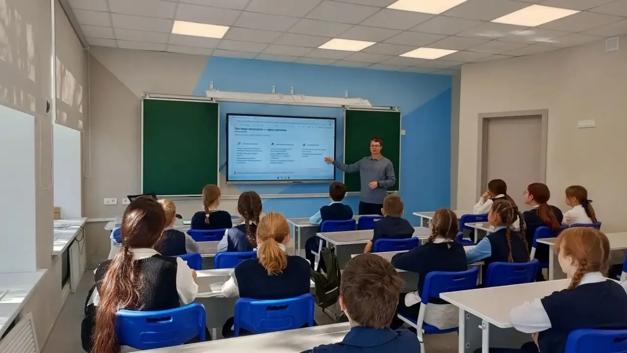 🚨9 октября в школах нашего города состоялся Всероссийский урок культуры безопасности. ...